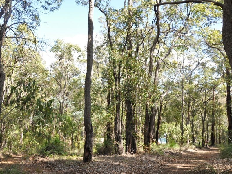 2 Cabarita Road, Kalamunda WA 6076