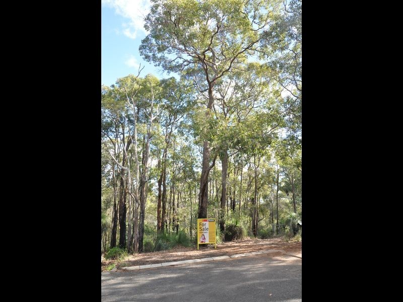 2 Cabarita Road, Kalamunda WA 6076