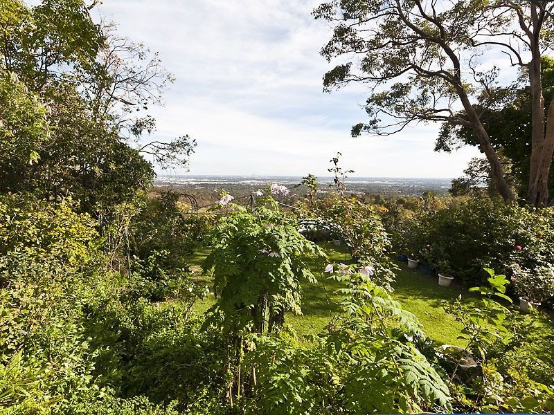 15 Currawong Drive, Gooseberry Hill WA 6076