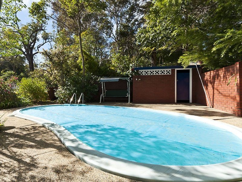 15 Currawong Drive, Gooseberry Hill WA 6076
