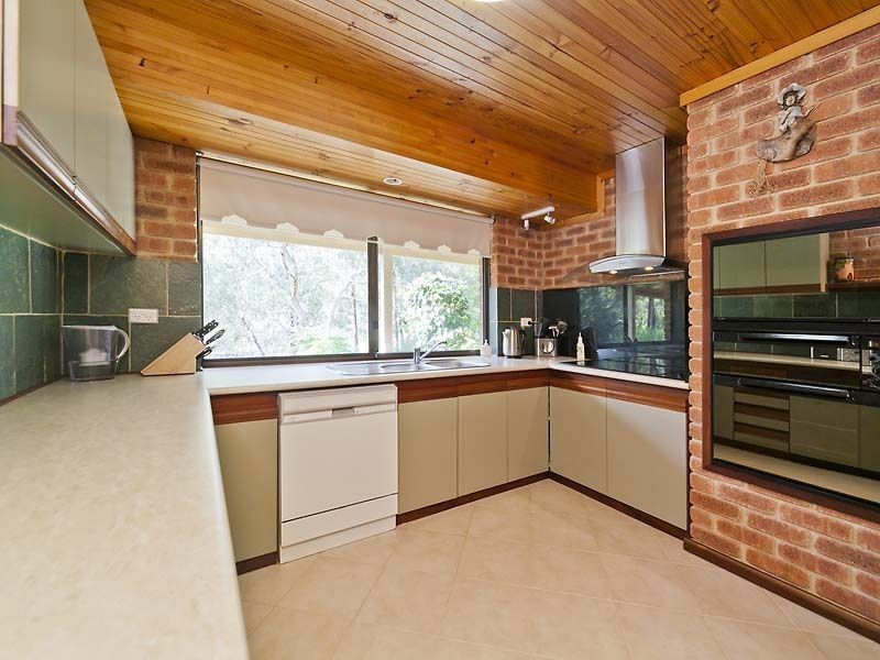 30 Torwood Drive, Gooseberry Hill WA 6076