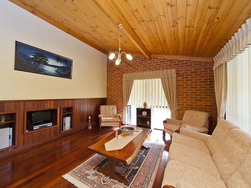 30 Torwood Drive, Gooseberry Hill WA 6076