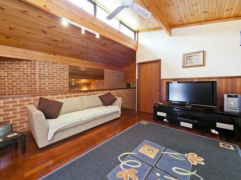 30 Torwood Drive, Gooseberry Hill WA 6076