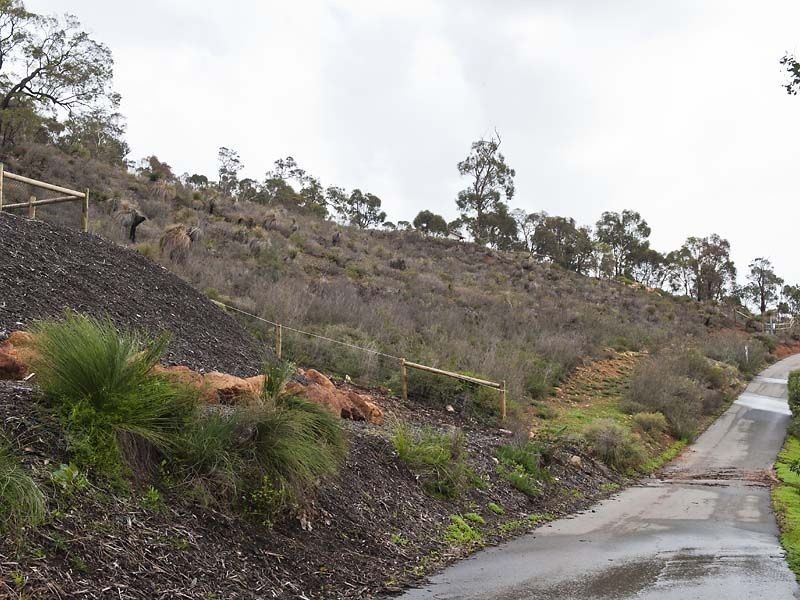 10 Ocean View Parade, Gooseberry Hill WA 6076