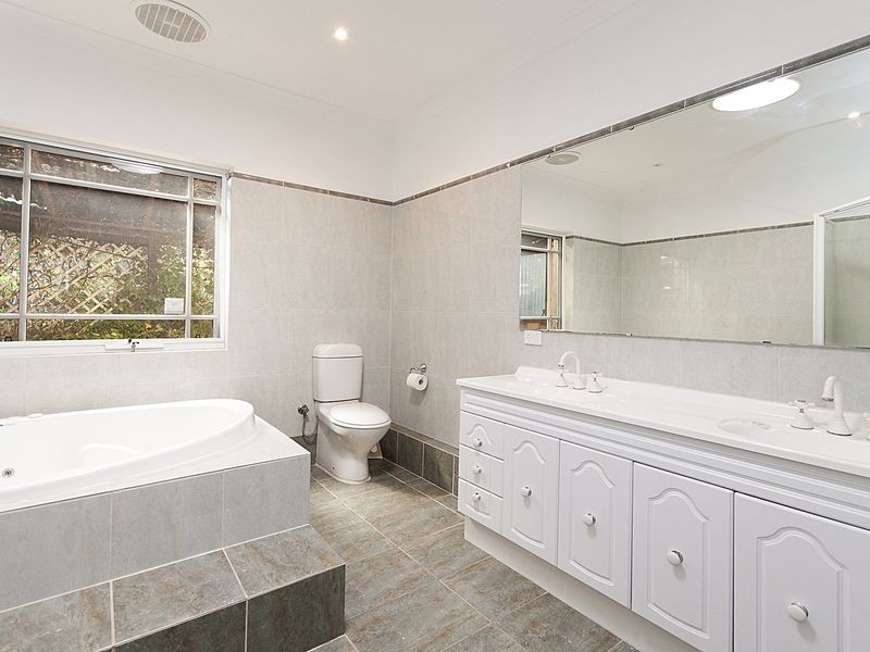 2 The Corkscrew, Gooseberry Hill WA 6076