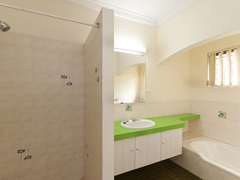 2 The Corkscrew, Gooseberry Hill WA 6076