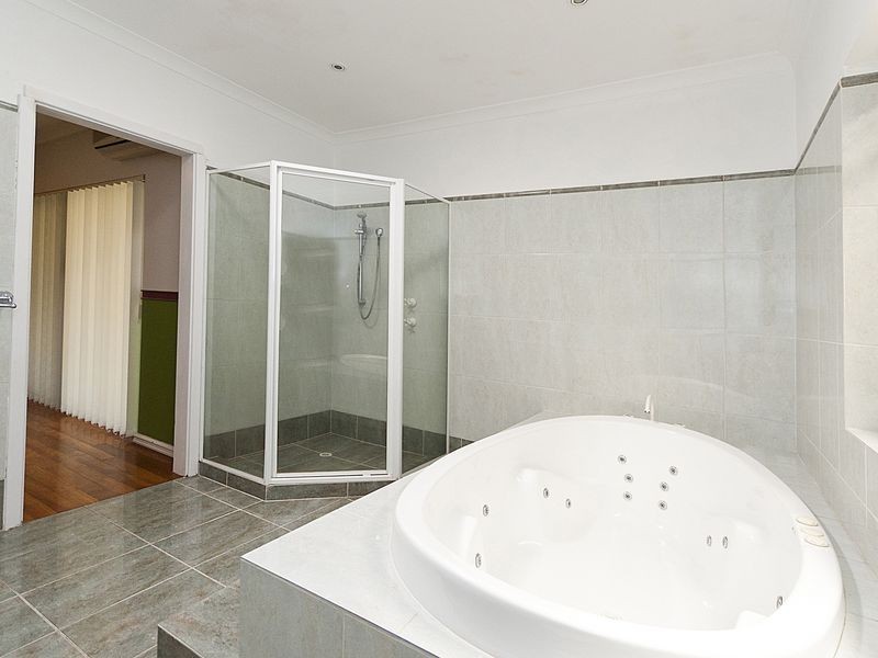2 The Corkscrew, Gooseberry Hill WA 6076