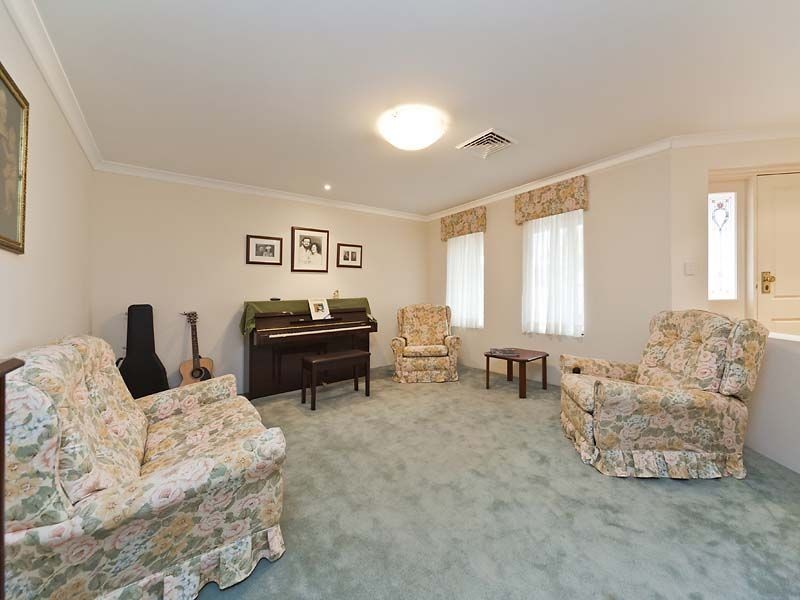 33 Trott Road, Lesmurdie WA 6076