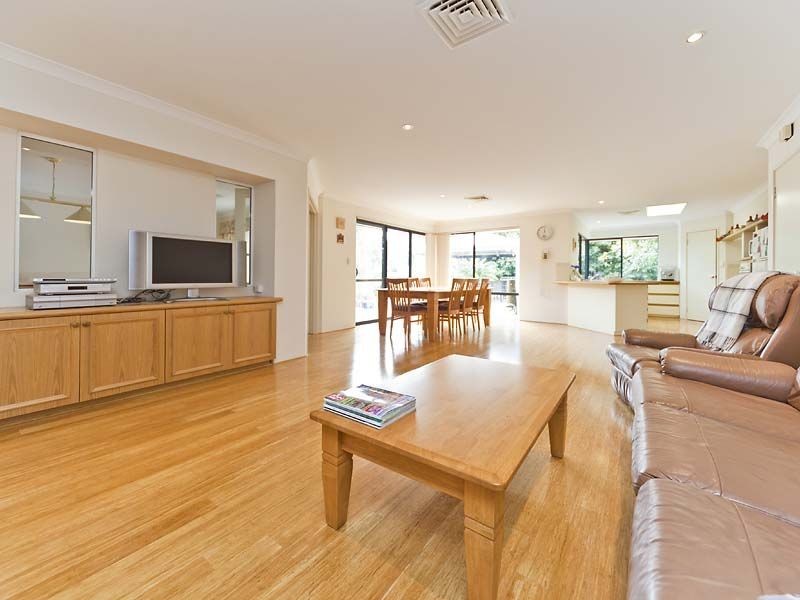 33 Trott Road, Lesmurdie WA 6076