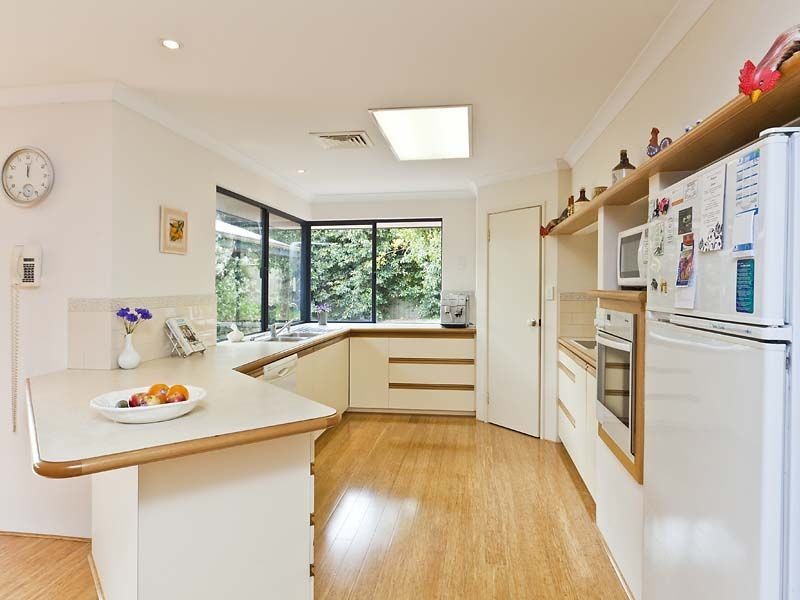 33 Trott Road, Lesmurdie WA 6076