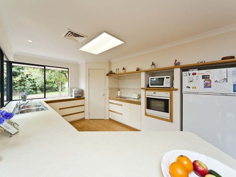 33 Trott Road, Lesmurdie WA 6076