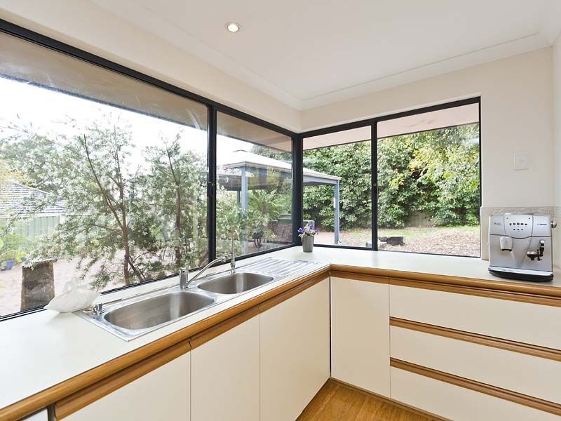 33 Trott Road, Lesmurdie WA 6076
