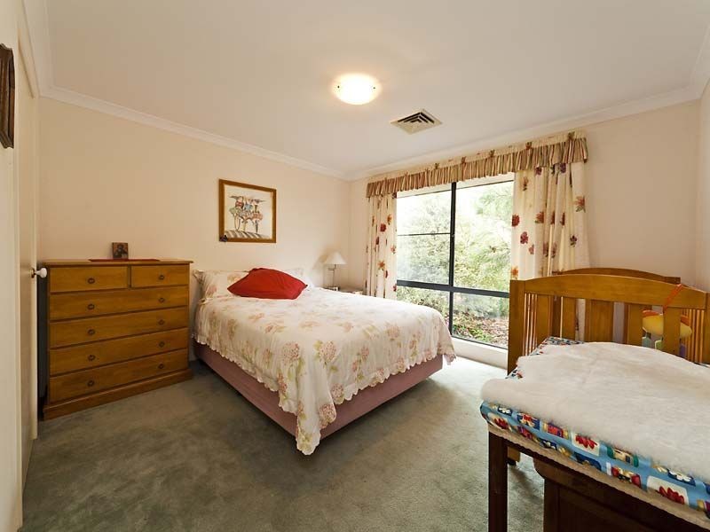 33 Trott Road, Lesmurdie WA 6076