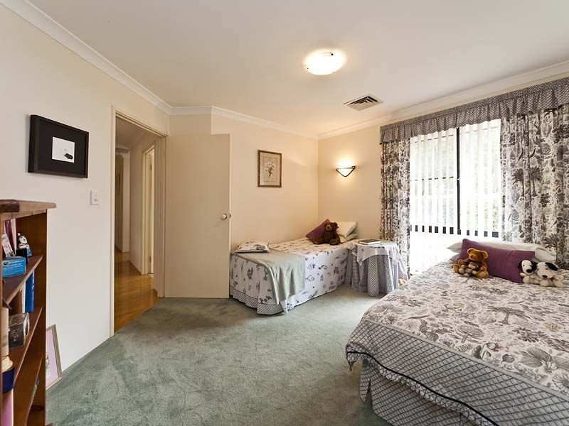 33 Trott Road, Lesmurdie WA 6076