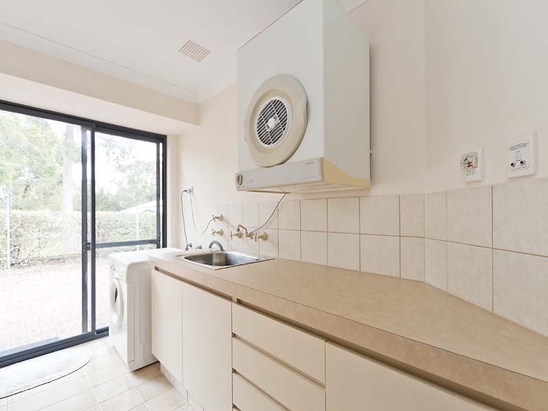 33 Trott Road, Lesmurdie WA 6076