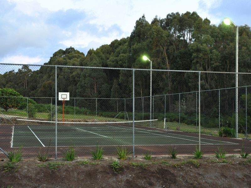 143 Bahen Road, Hacketts Gully WA 6076