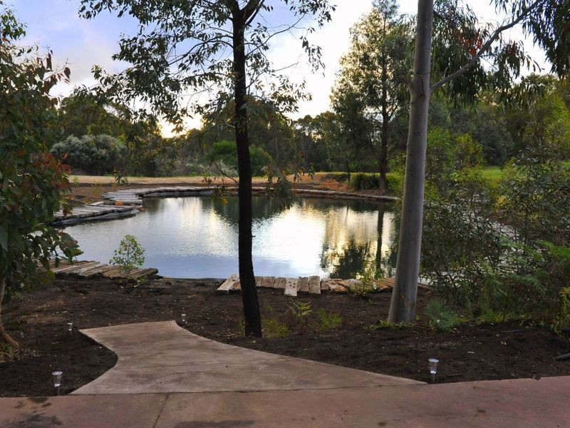 143 Bahen Road, Hacketts Gully WA 6076