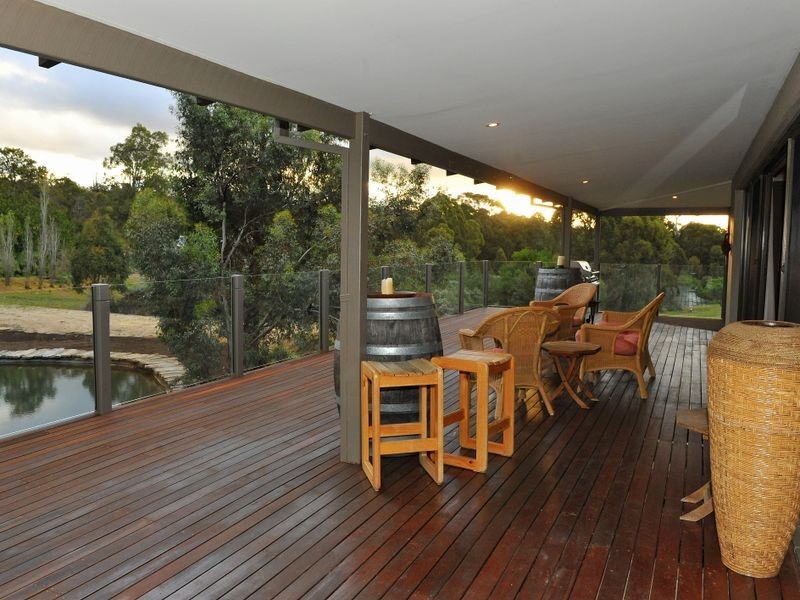 143 Bahen Road, Hacketts Gully WA 6076