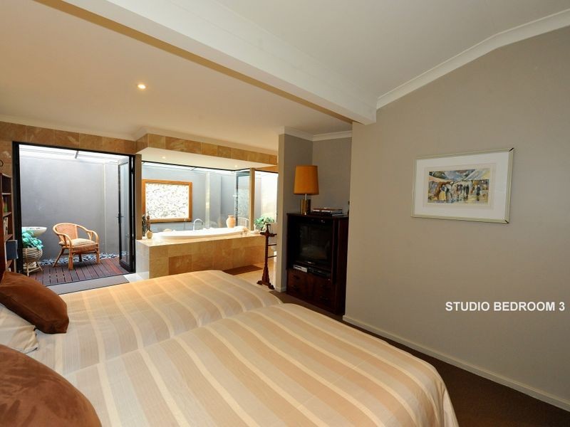 143 Bahen Road, Hacketts Gully WA 6076