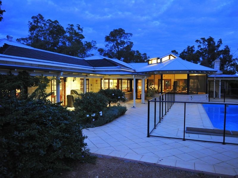 198 Burgess Road, Gidgegannup WA 6083