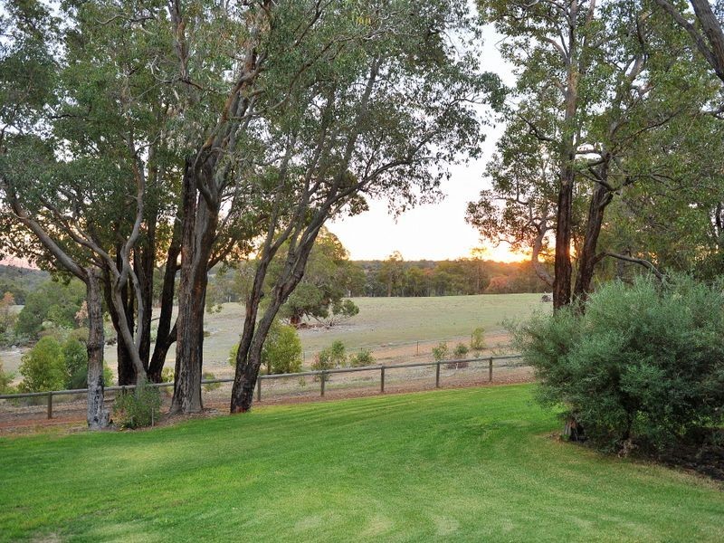 198 Burgess Road, Gidgegannup WA 6083