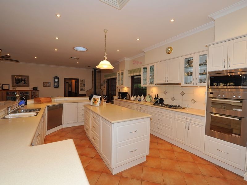 198 Burgess Road, Gidgegannup WA 6083