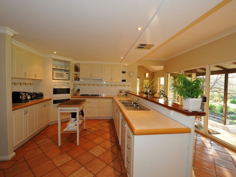 300 Aldersyde Road, Bickley WA 6076