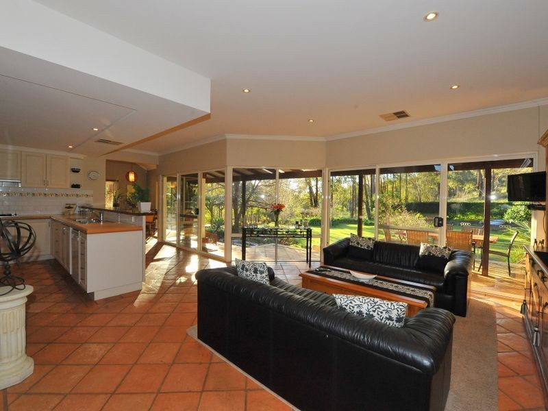 300 Aldersyde Road, Bickley WA 6076