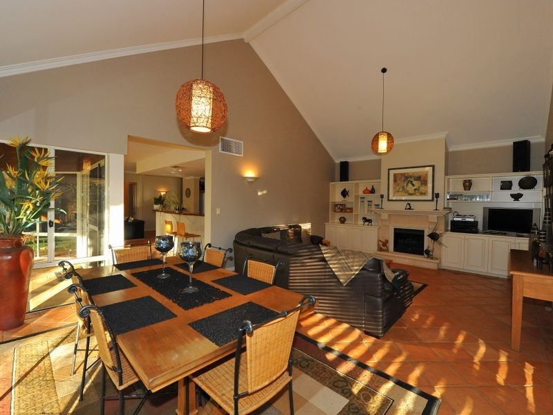 300 Aldersyde Road, Bickley WA 6076