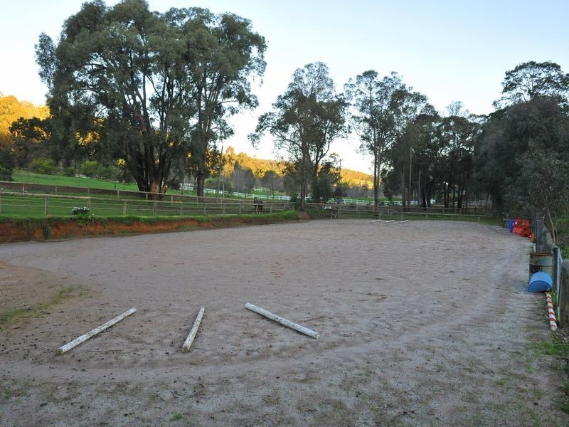 300 Aldersyde Road, Bickley WA 6076