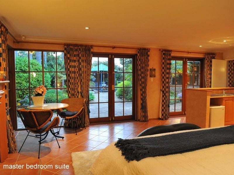 27 Ryan Way, Lesmurdie WA 6076