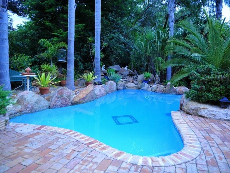 27 Ryan Way, Lesmurdie WA 6076