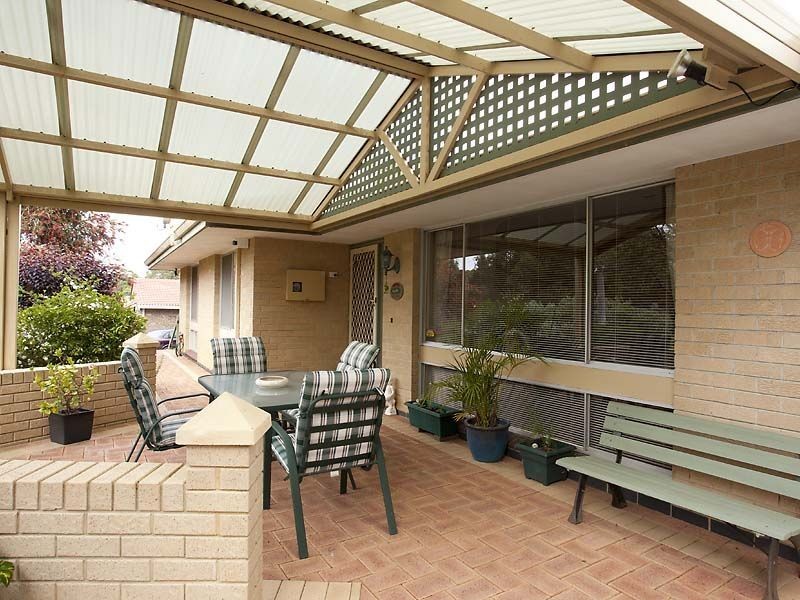 6 Flora Terrace, Lesmurdie WA 6076