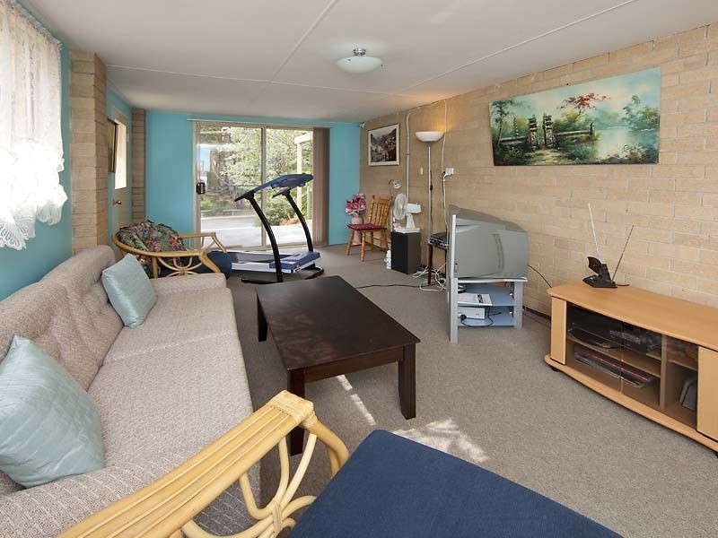 6 Flora Terrace, Lesmurdie WA 6076