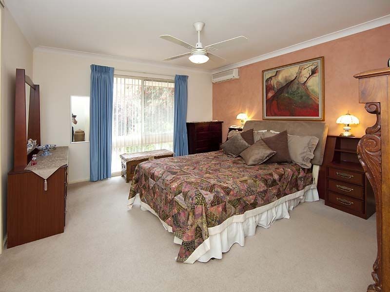 6 Flora Terrace, Lesmurdie WA 6076