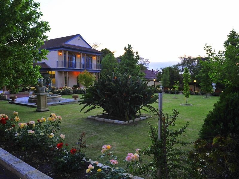 67 Snowballl Road, Kalamunda WA 6076