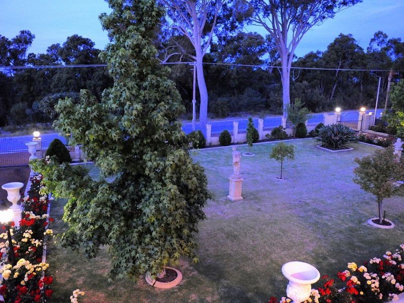 67 Snowballl Road, Kalamunda WA 6076