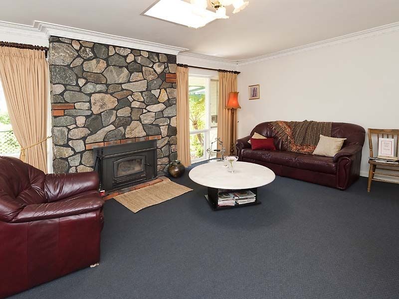 37 Benbullen Road, Kalamunda WA 6076