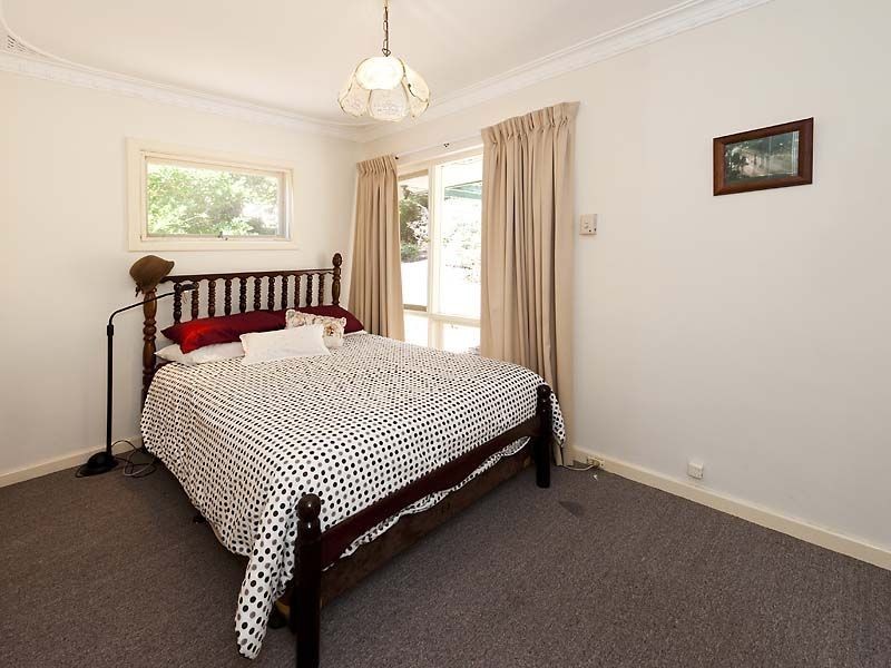 37 Benbullen Road, Kalamunda WA 6076