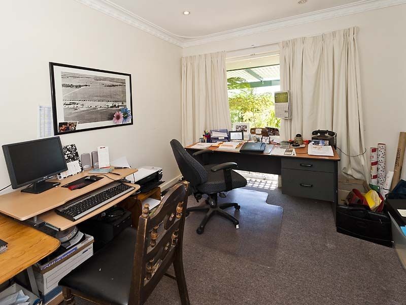 37 Benbullen Road, Kalamunda WA 6076