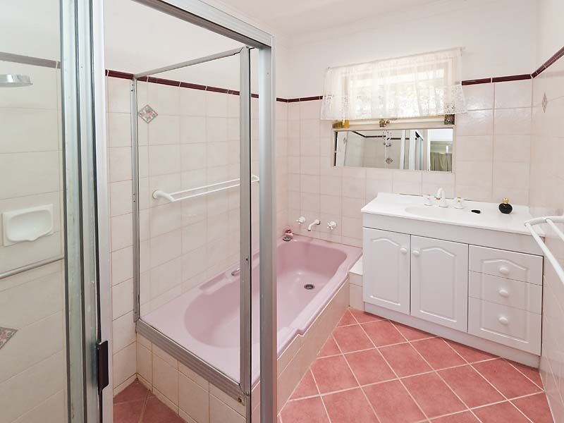 37 Benbullen Road, Kalamunda WA 6076