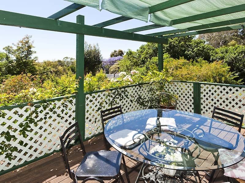 37 Benbullen Road, Kalamunda WA 6076