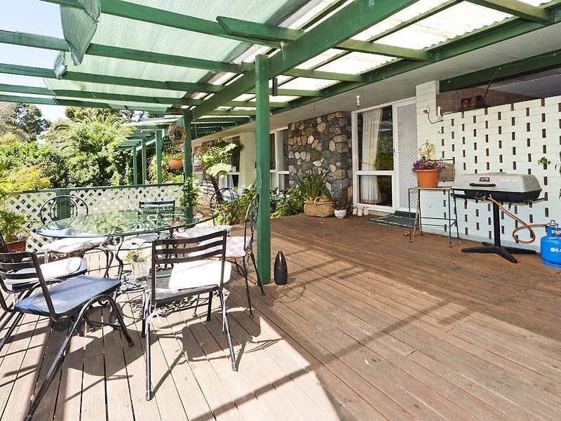 37 Benbullen Road, Kalamunda WA 6076