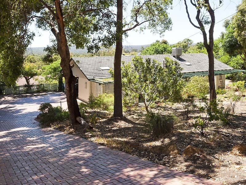 37 Benbullen Road, Kalamunda WA 6076