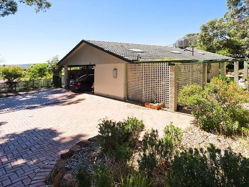 37 Benbullen Road, Kalamunda WA 6076