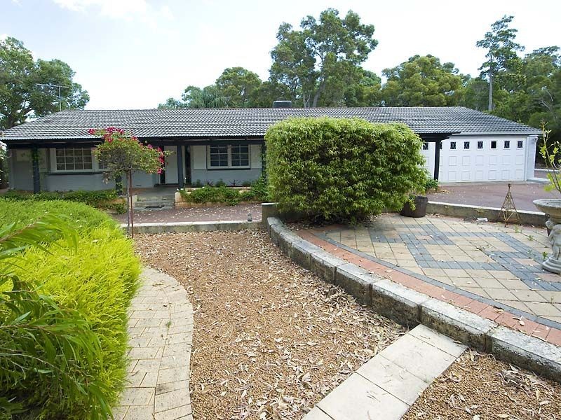 27 George Road, Lesmurdie WA 6076
