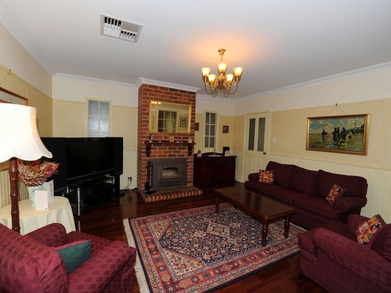 9 Logie Vale, Lesmurdie WA 6076