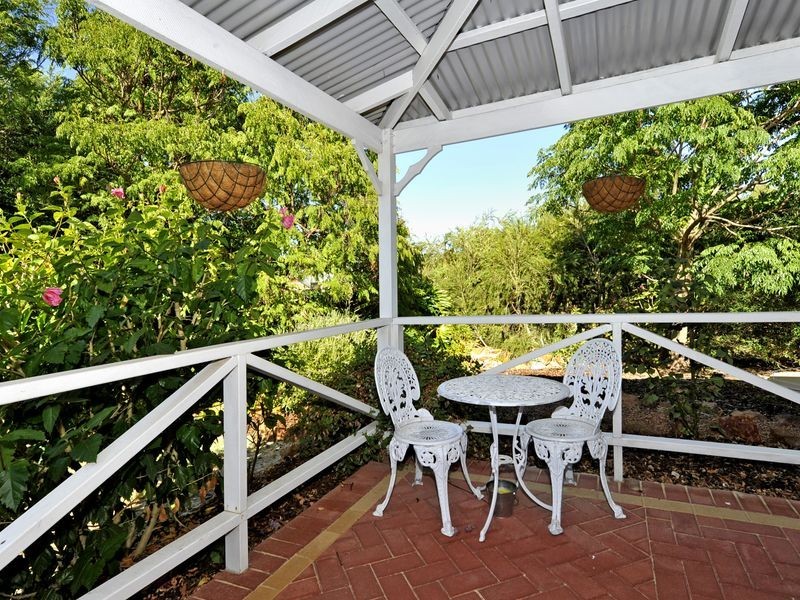 9 Logie Vale, Lesmurdie WA 6076