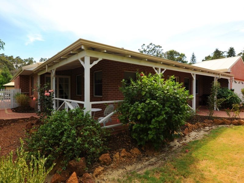 9 Logie Vale, Lesmurdie WA 6076