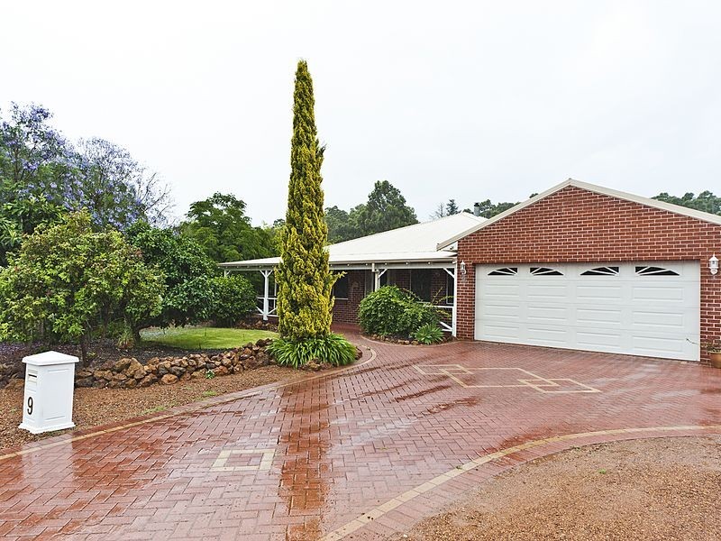 9 Logie Vale, Lesmurdie WA 6076